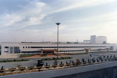 1995年5月30日，山推与日本小松株式会社合资成立小松山推工程机械有限公司